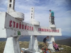 памятник «Стойкости комсомольской» (г. Семашхо)